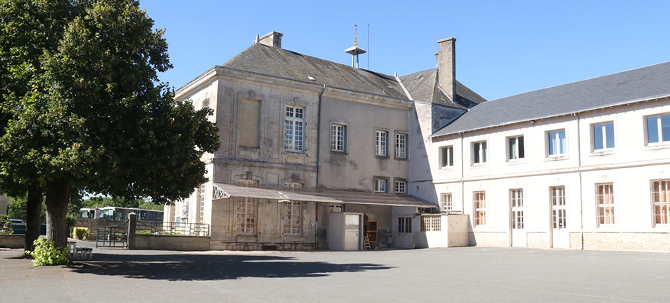 86700 - Couhé - Internat du Collège La Salle Saint-Martin 86700 - Couhé - Internat du Collège La Salle Saint-Martin