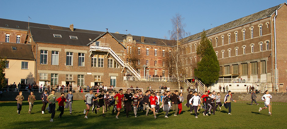 02300 - Chauny - Lycée Privé Saint-Charles (Réseau Sainte-Céline) 02300 - Chauny - Lycée Privé Saint-Charles (Réseau Sainte-Céline)