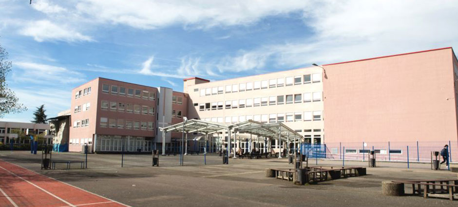21000 - Dijon - Lycée Privé Saint-Bénigne 21000 - Dijon - Lycée Privé Saint-Bénigne
