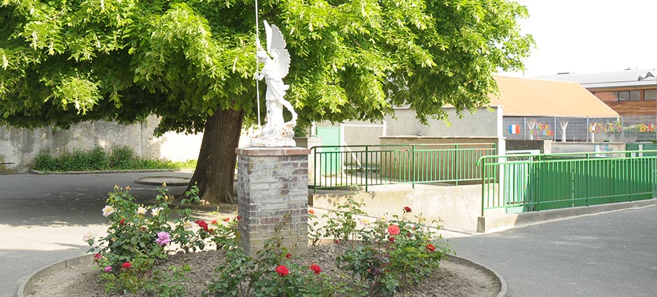 77230 - Juilly - Collège Privé Cours Bautain - La Salle 77230 - Juilly - Collège Privé Cours Bautain - La Salle