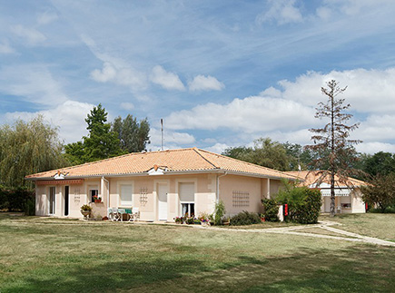Etablissement d'Hébergement pour Personnes Agées Dépendantes - 33240 - La Lande-de-Fronsac - Colisée - Résidence des Bois de Landecotte Etablissement d'Hébergement pour Personnes Agées Dépendantes - 33240 - La Lande-de-Fronsac - Colisée - Résidence des Bois de Landecotte