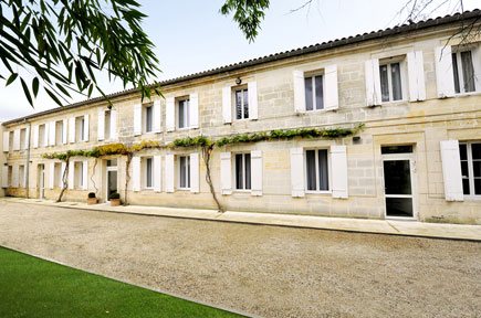 Etablissement d'Hébergement pour Personnes Agées Dépendantes - 33500 - Libourne - Résidence Les Charmilles Etablissement d'Hébergement pour Personnes Agées Dépendantes - 33500 - Libourne - Résidence Les Charmilles