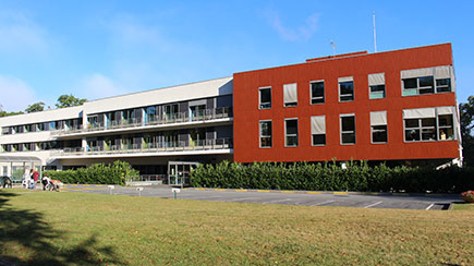 Centre de Soins de Suite - Réadaptation - 60500 - Chantilly - Centre de Réadaptation A. de Rothschild Centre de Soins de Suite - Réadaptation - 60500 - Chantilly - Centre de Réadaptation A. de Rothschild