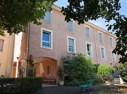 Etablissement d'Hébergement pour Personnes Agées Dépendantes - 84240 - La Tour-d'Aigues - EHPAD Résidence Le Pays d'Aigues Fondation Partage et Vie Etablissement d'Hébergement pour Personnes Agées Dépendantes - 84240 - La Tour-d'Aigues - EHPAD Résidence Le Pays d'Aigues Fondation Partage et Vie