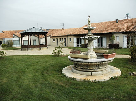 Maison de Retraite Médicalisée - 86350 - Usson-du-Poitou - EHPAD Fondation Partage et Vie - Résidence la Nougeraie Maison de Retraite Médicalisée - 86350 - Usson-du-Poitou - EHPAD Fondation Partage et Vie - Résidence la Nougeraie